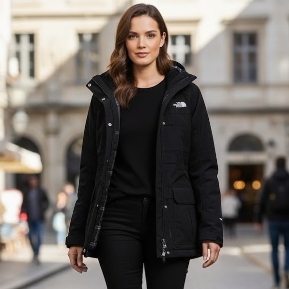 The North Face Women’s Black 2-in-1 Jacket – Size MDetachable Hood